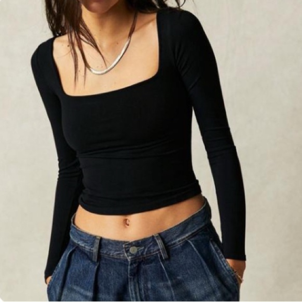 Intimately ribbed black long sleeve Built